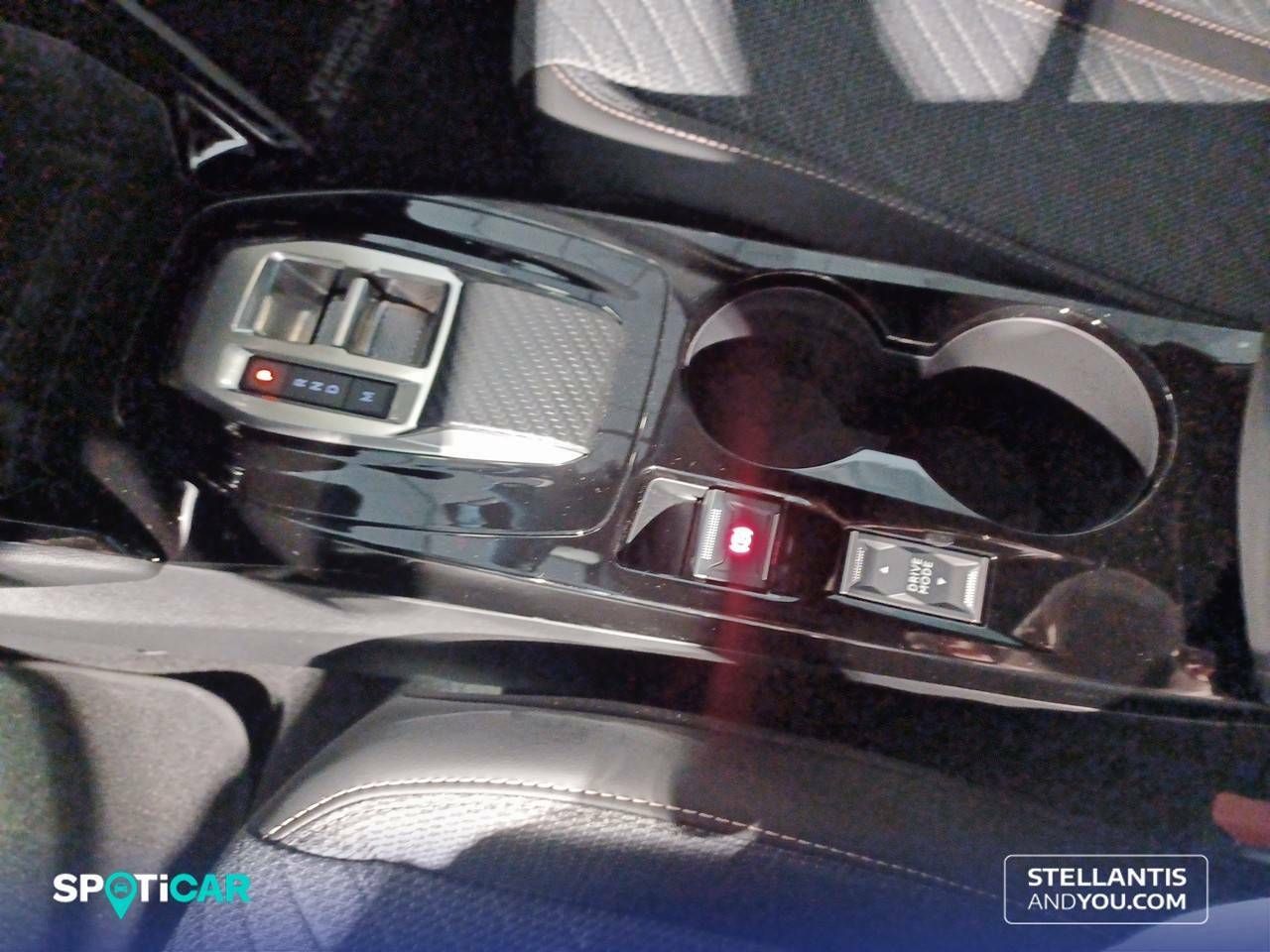 Foto Peugeot 2008 12