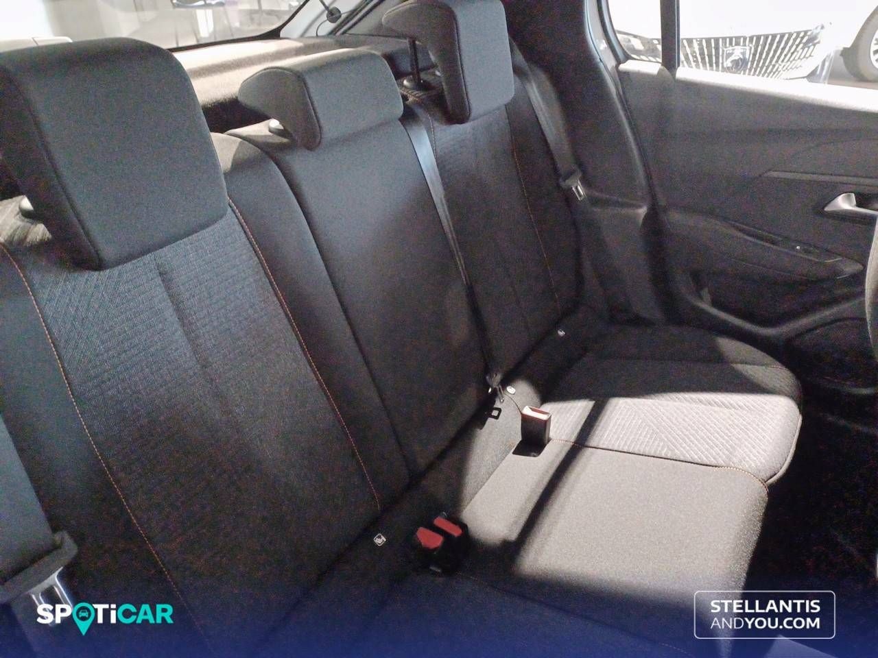 Foto Peugeot 208 10