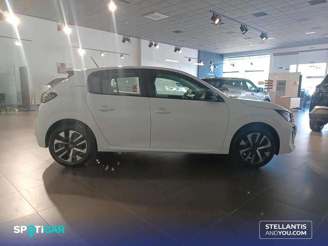 Foto Peugeot 208 4