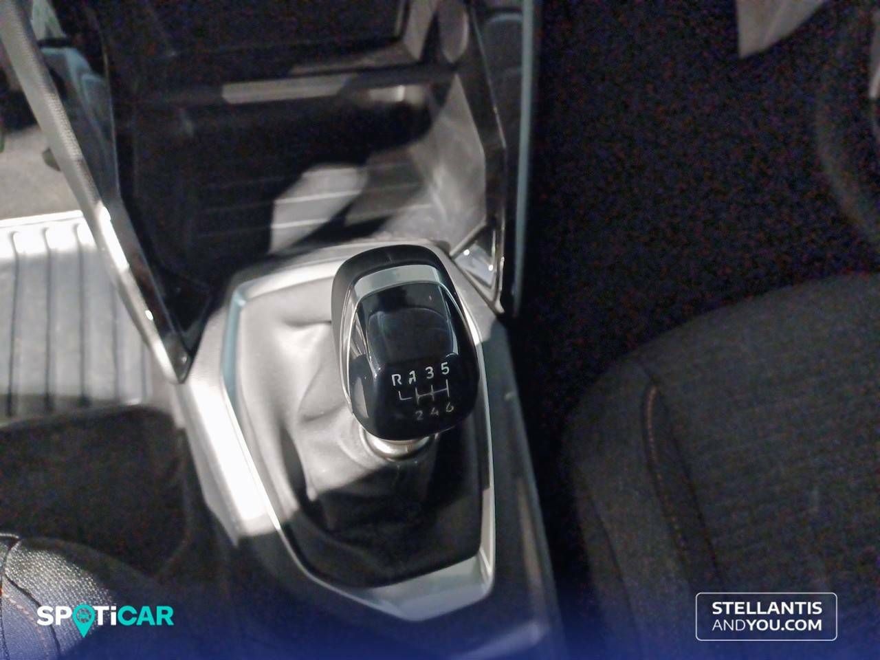 Foto Peugeot 208 14