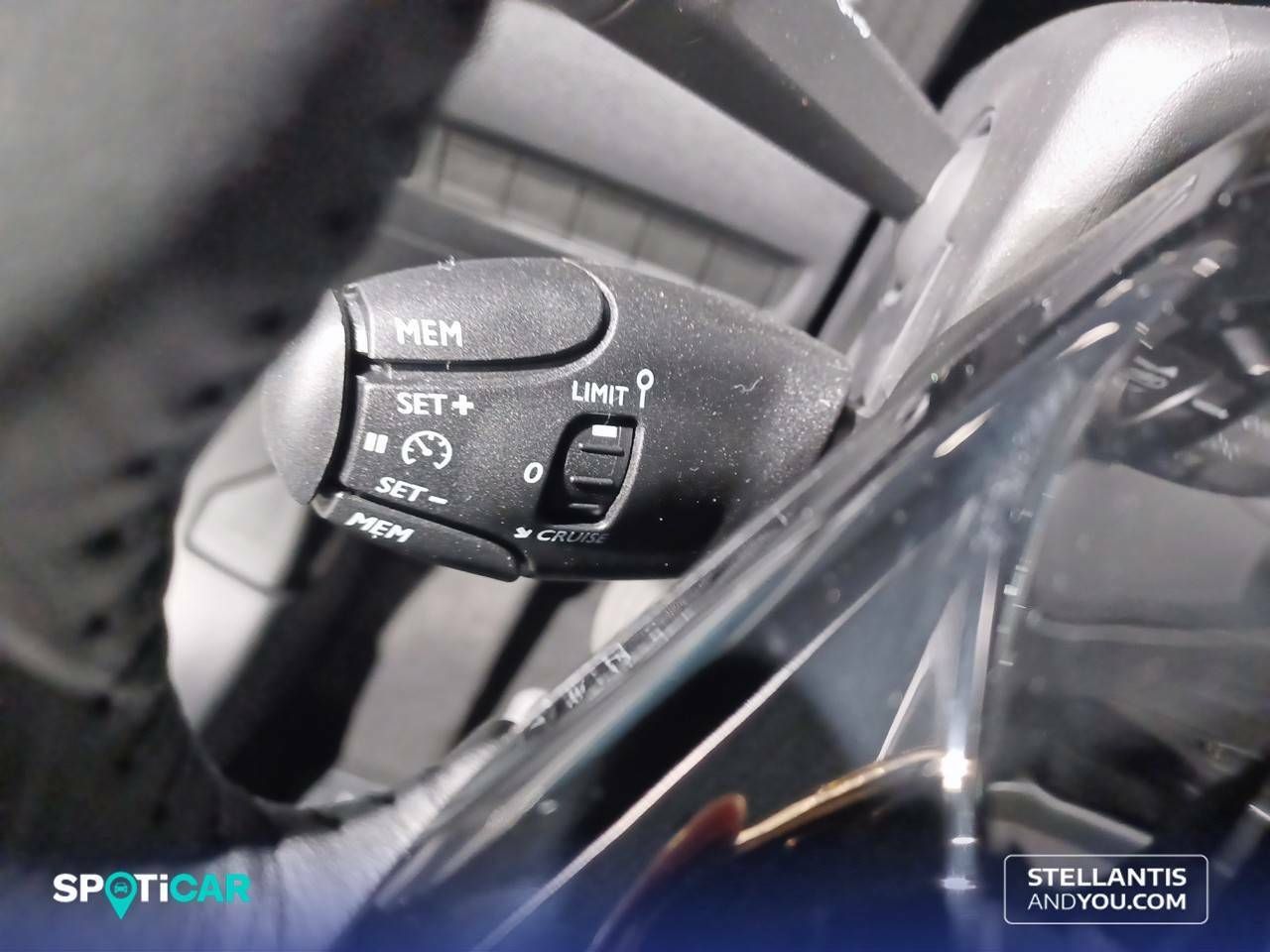 Foto Peugeot 208 16