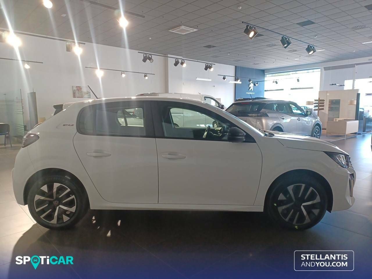 Foto Peugeot 208 4