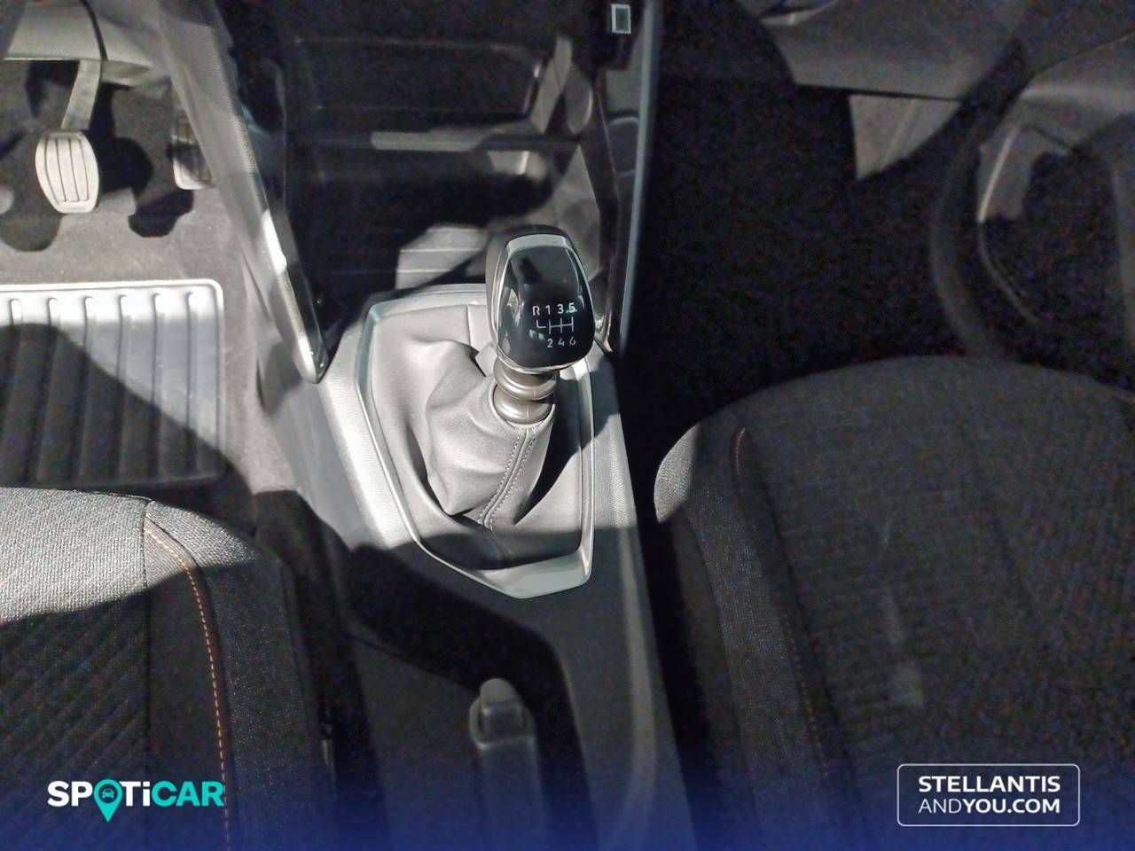 Foto Peugeot 208 14