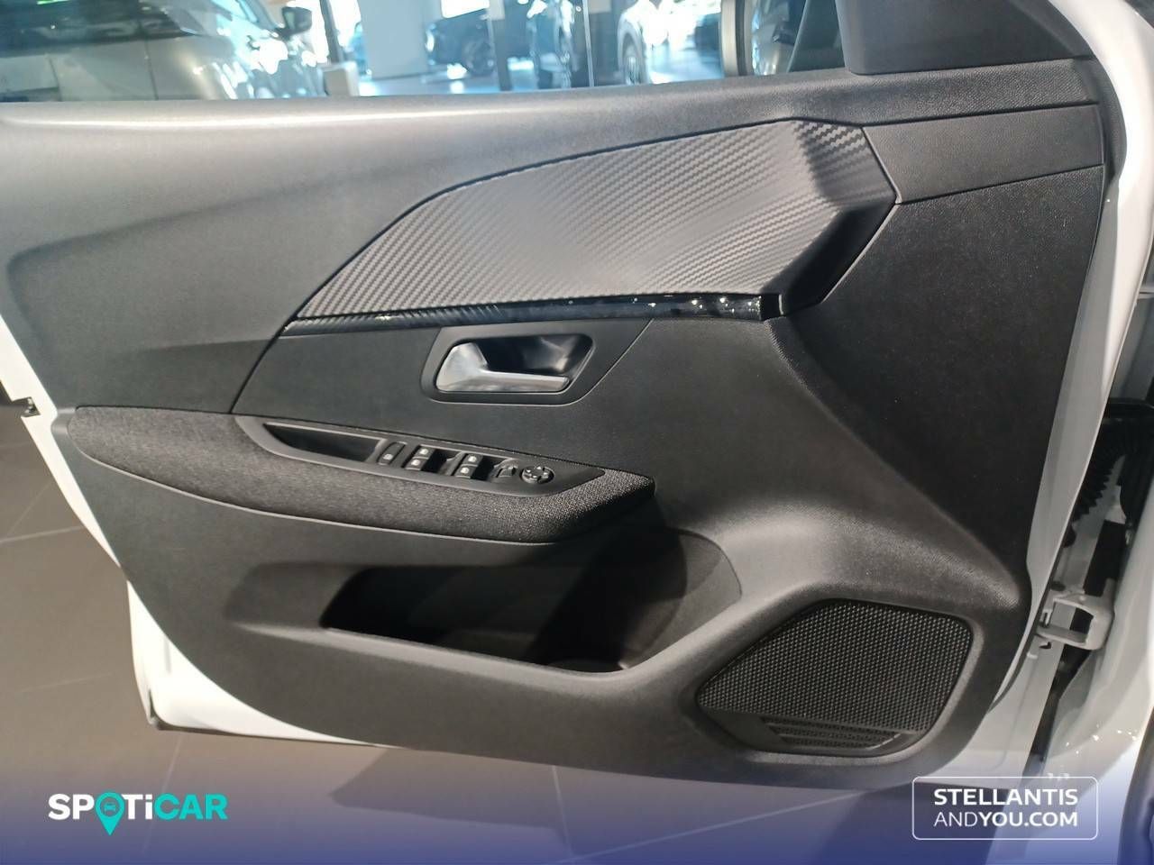 Foto Peugeot 208 16