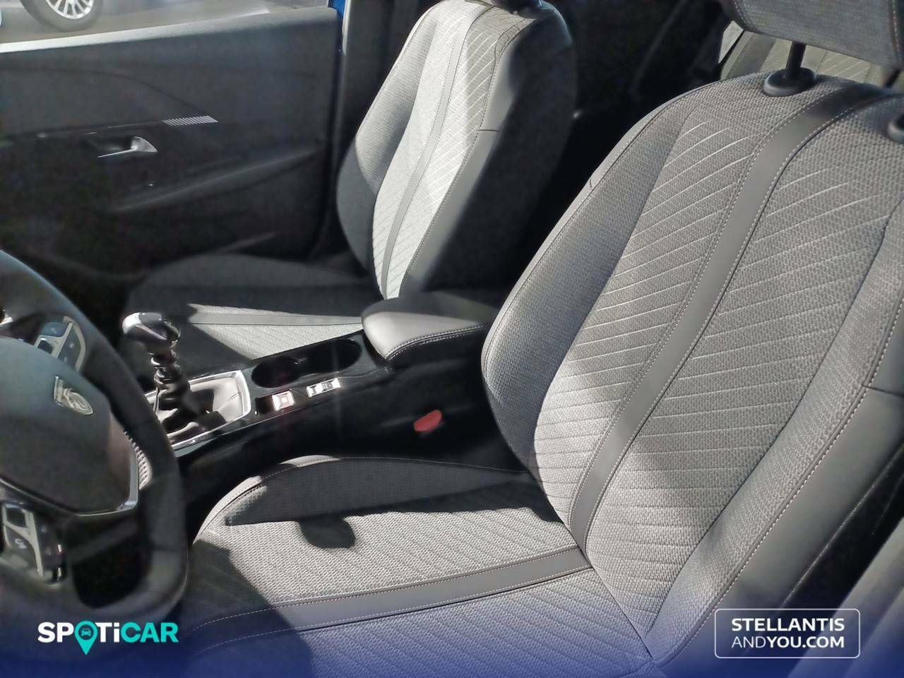 Foto Peugeot 208 9