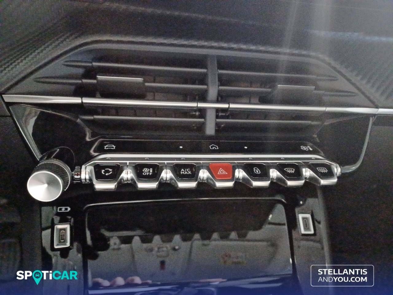 Foto Peugeot 208 14