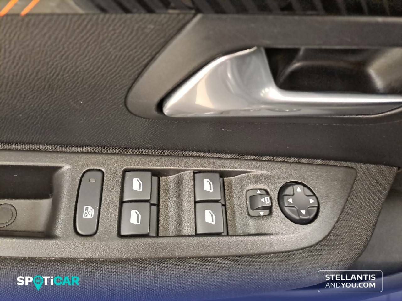 Foto Peugeot 208 12