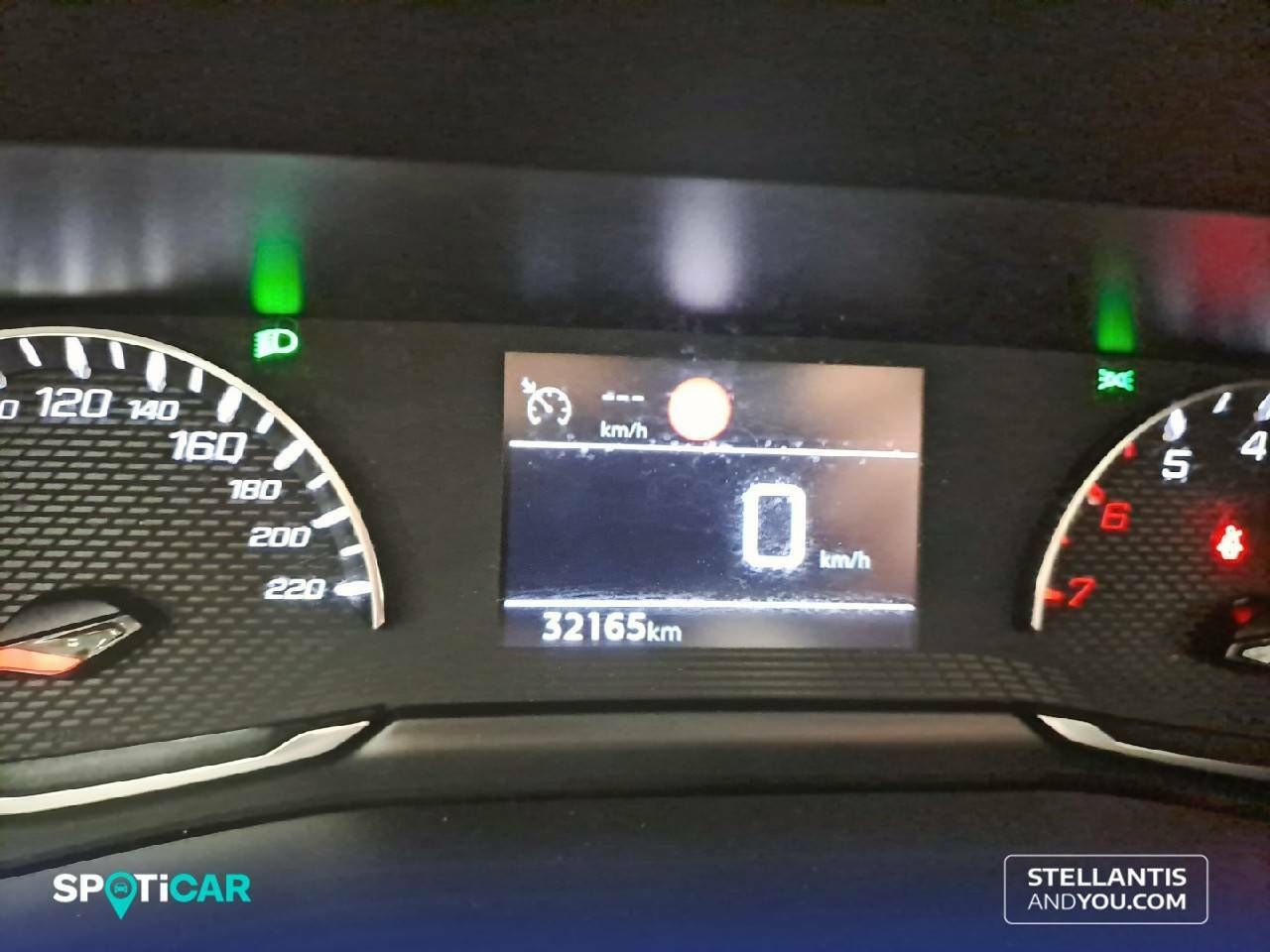 Foto Peugeot 208 14