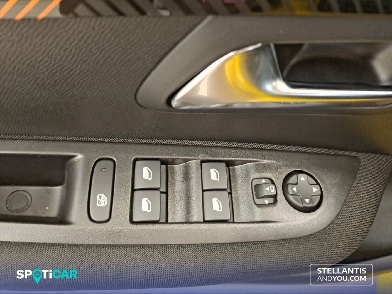 Foto Peugeot 208 12