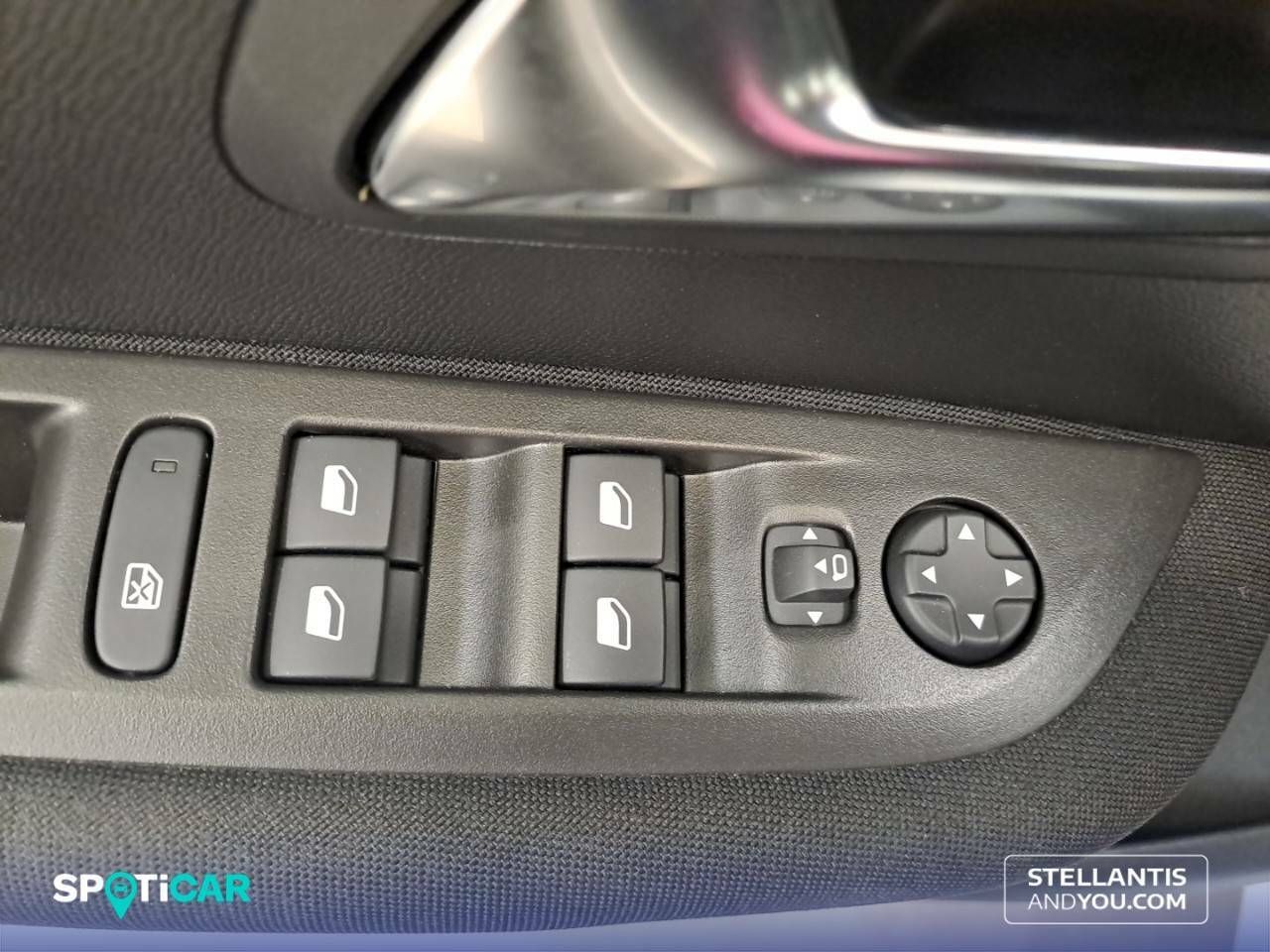 Foto Peugeot 208 12