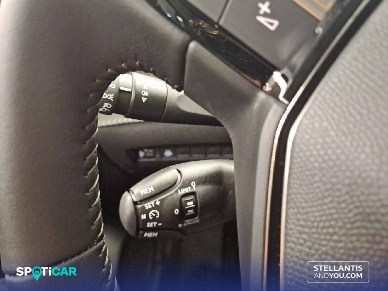 Foto Peugeot 208 15