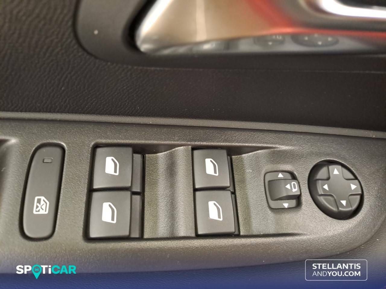 Foto Peugeot 208 12