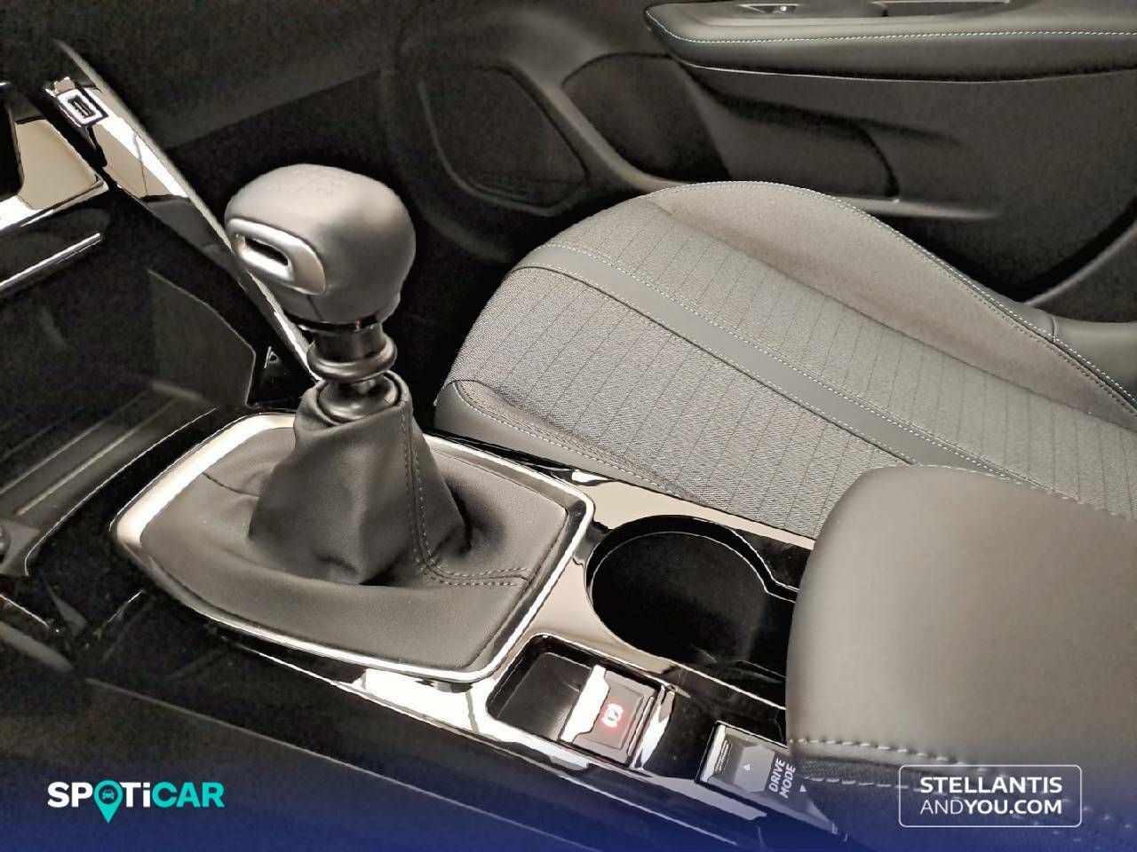 Foto Peugeot 208 22