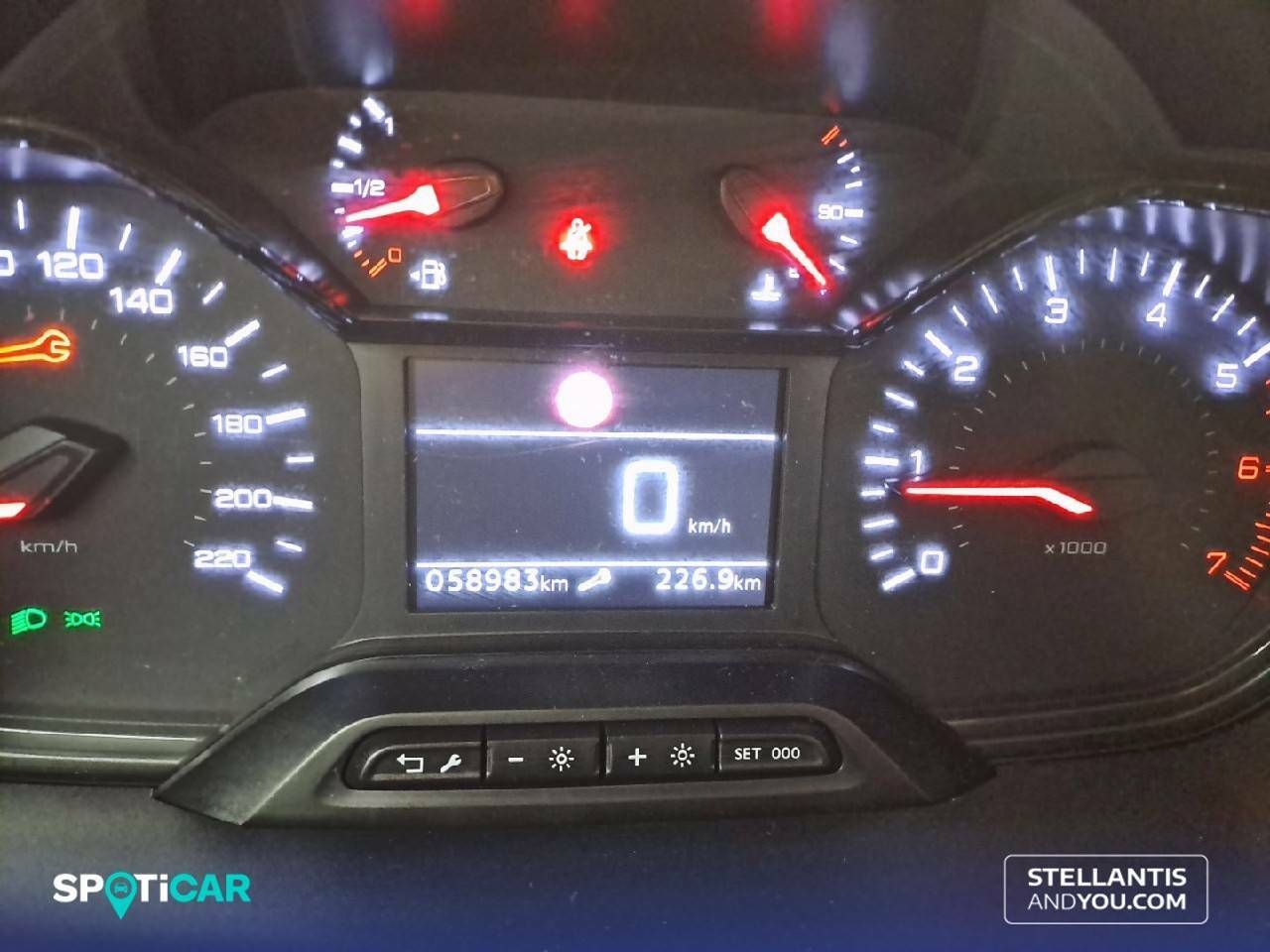 Foto Peugeot Rifter 13