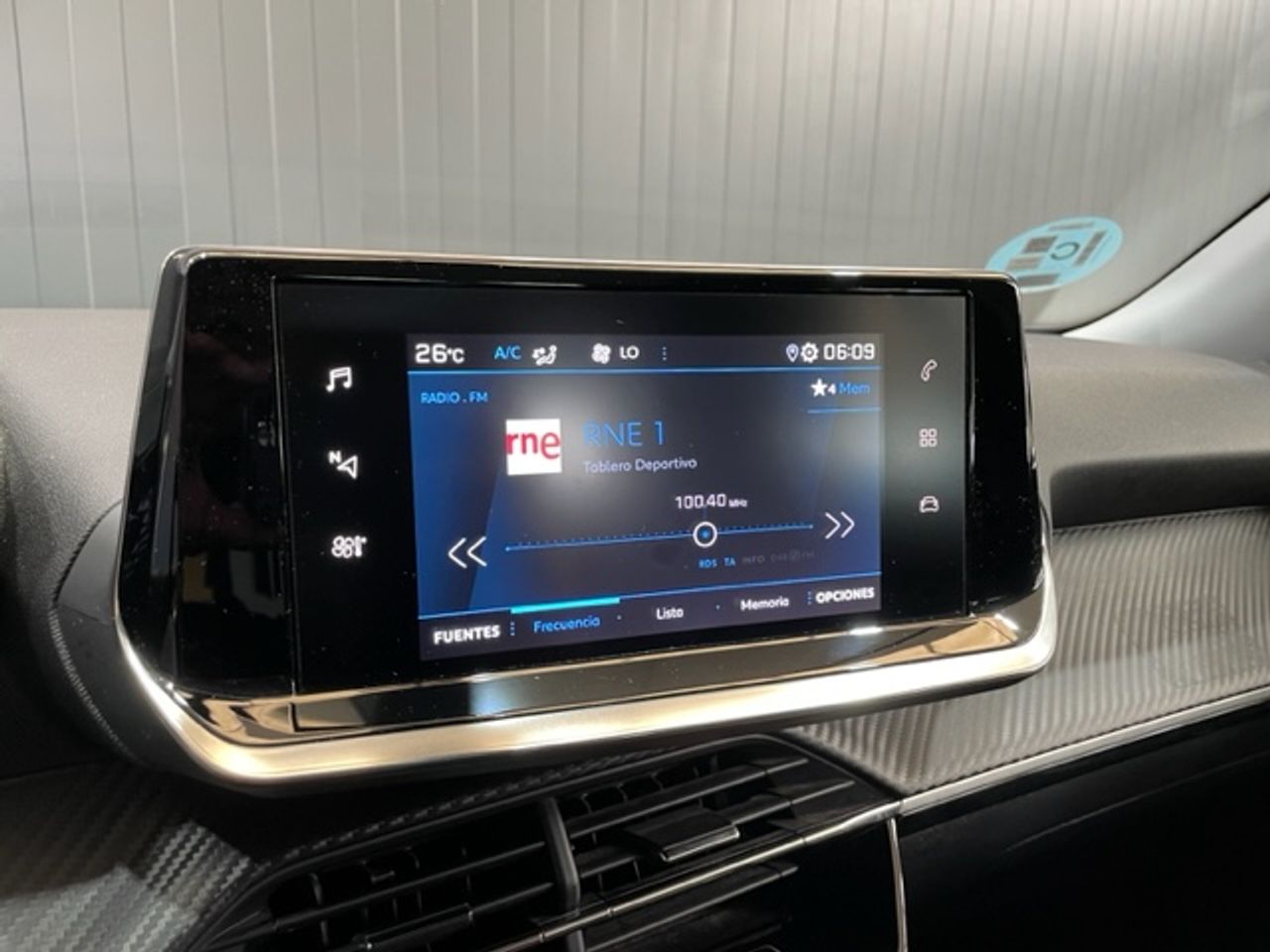 Foto Peugeot 2008 12