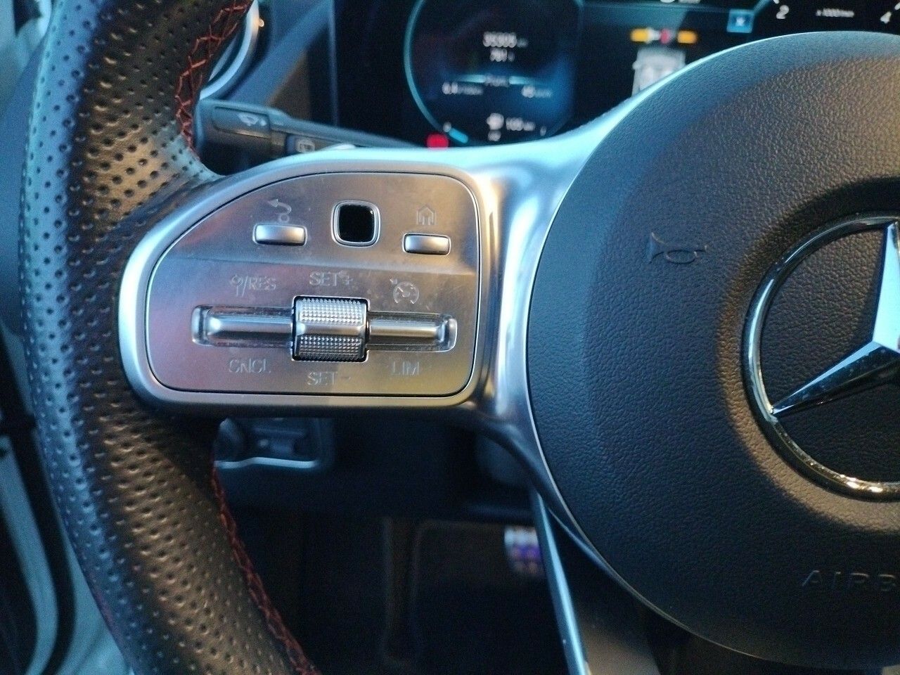 Foto Mercedes-Benz Clase GLA 13