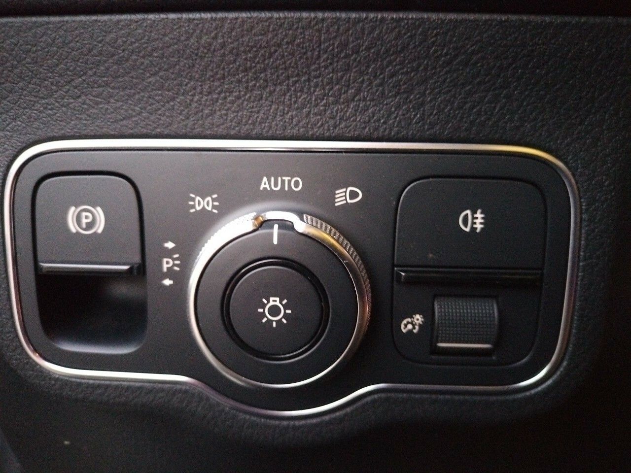 Foto Mercedes-Benz Clase GLA 15