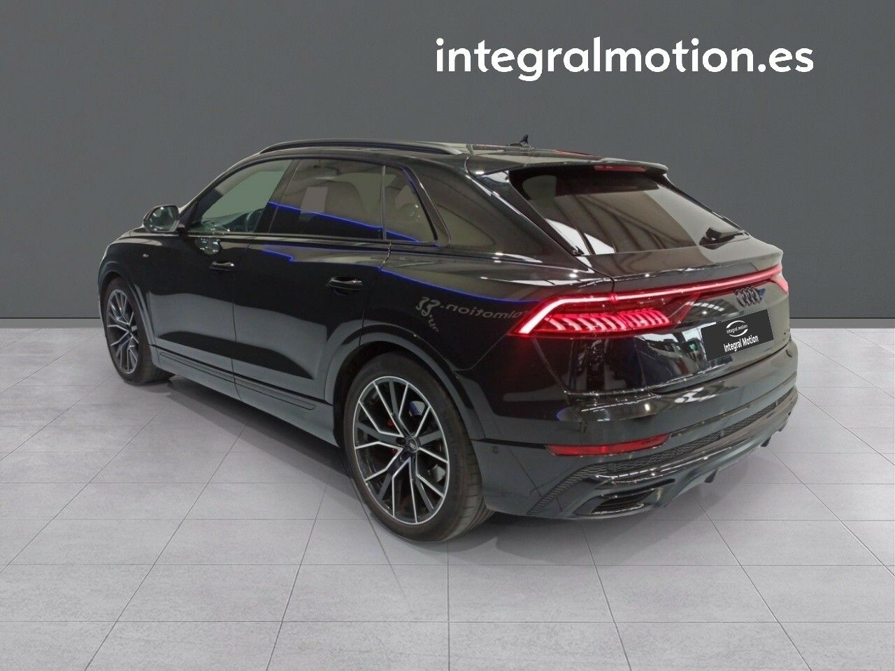 Foto Audi Q8 4