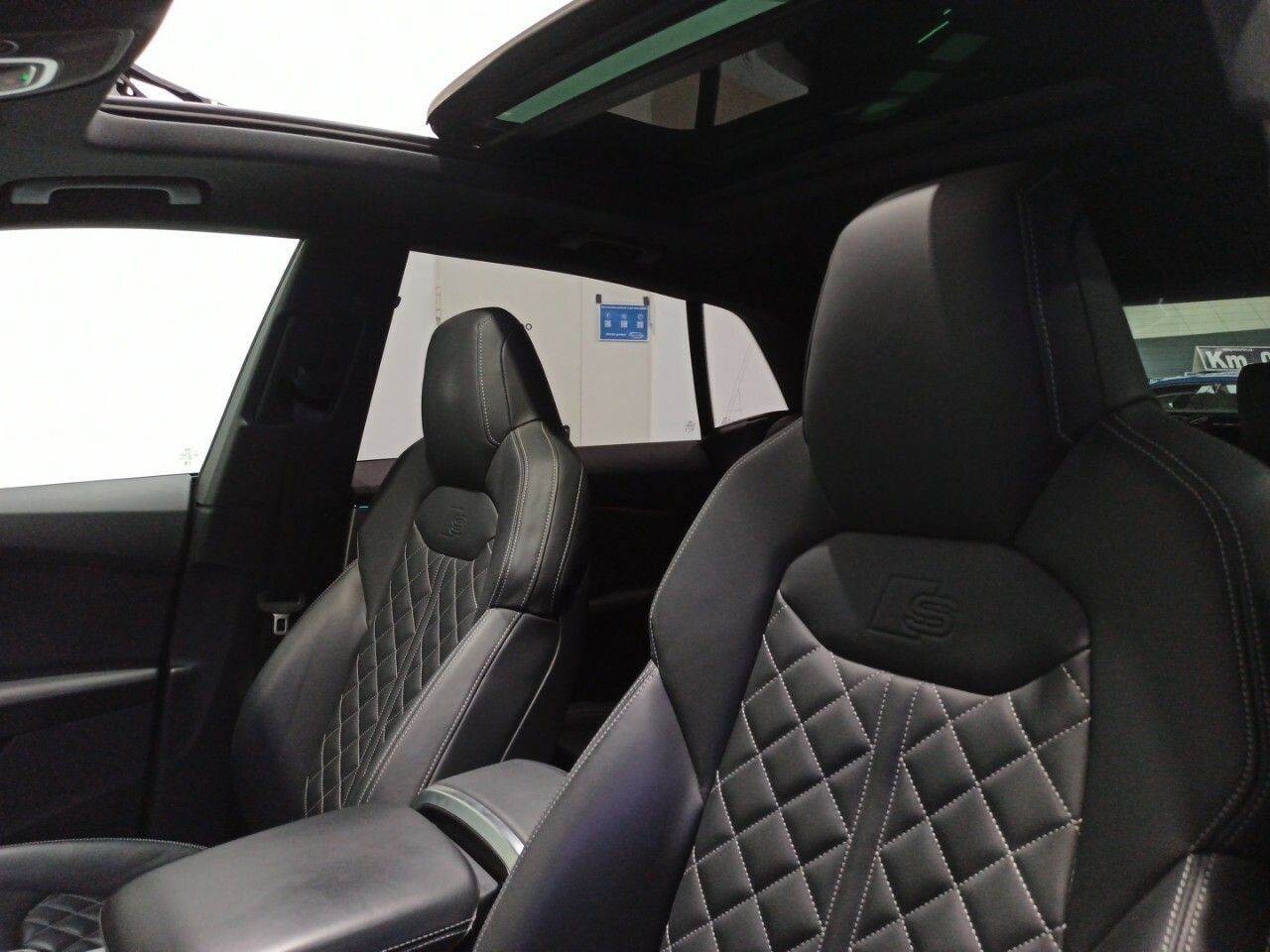 Foto Audi Q8 33