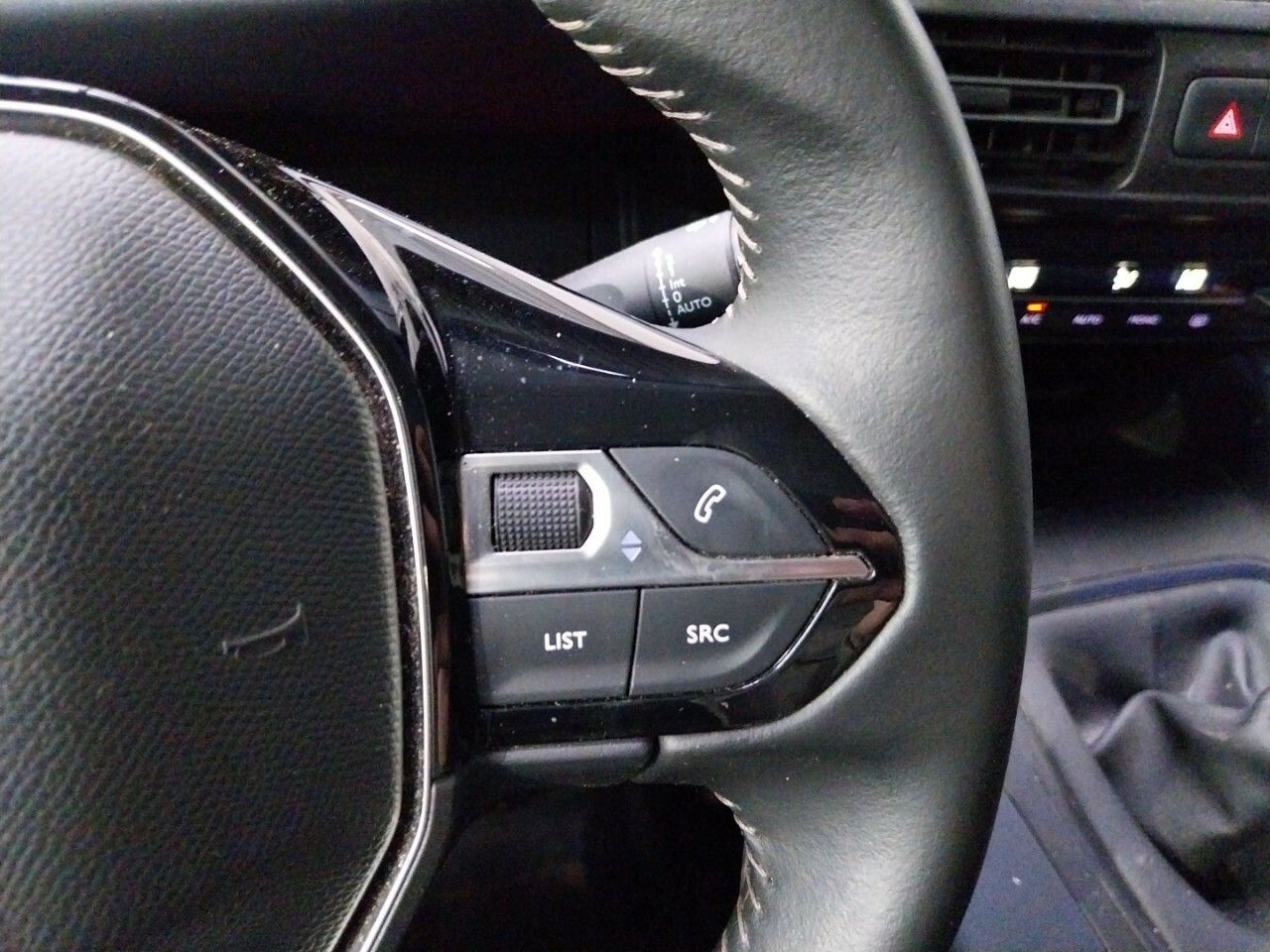 Foto Peugeot Rifter 13