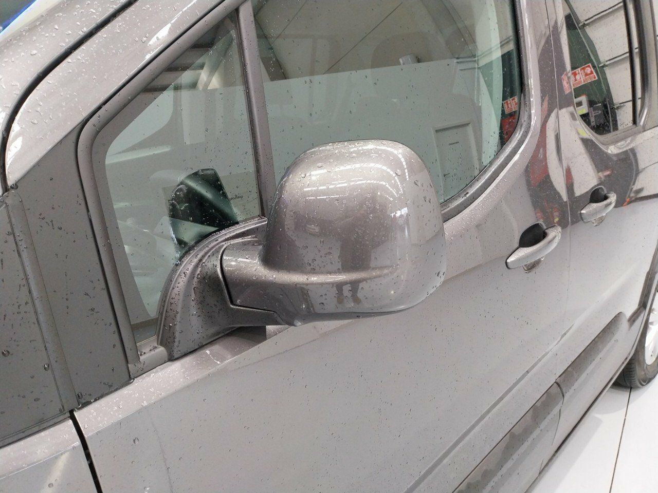 Foto Peugeot Rifter 31