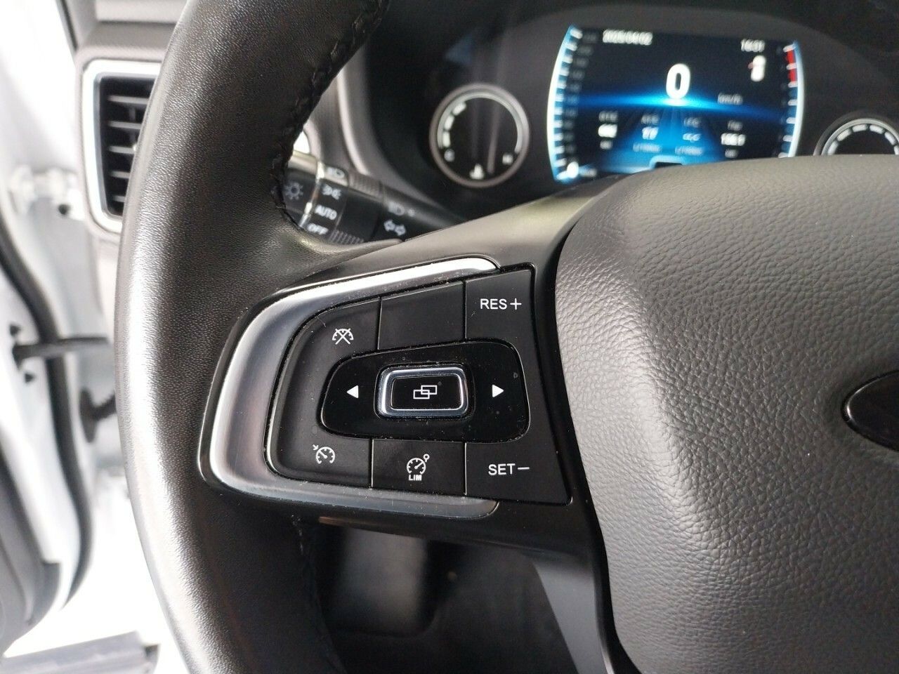 Foto DR Automobiles DR4 12