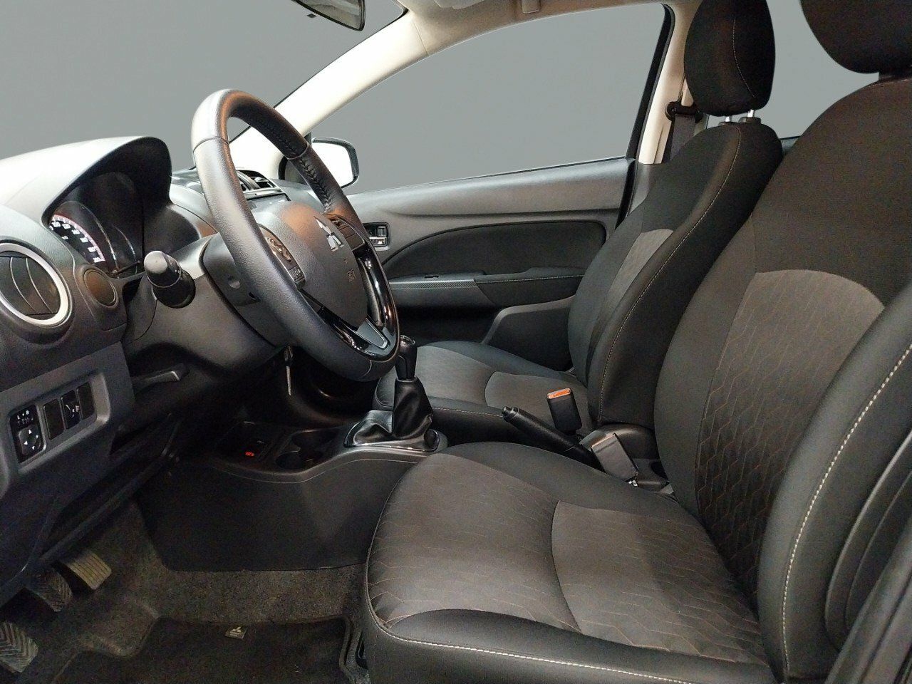 Foto Mitsubishi Space Star 3