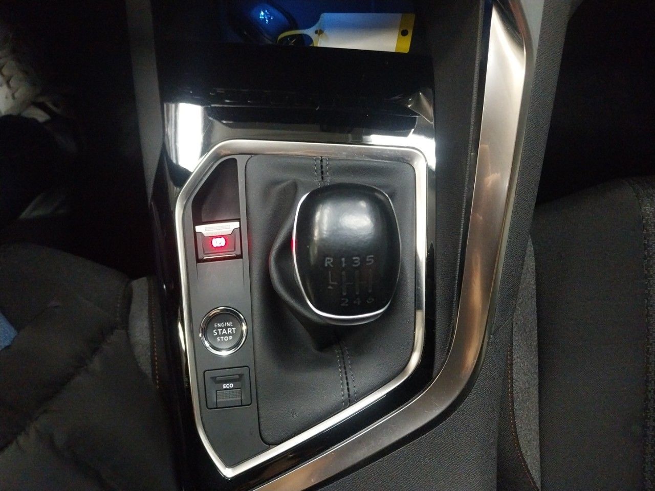 Foto Peugeot 5008 18