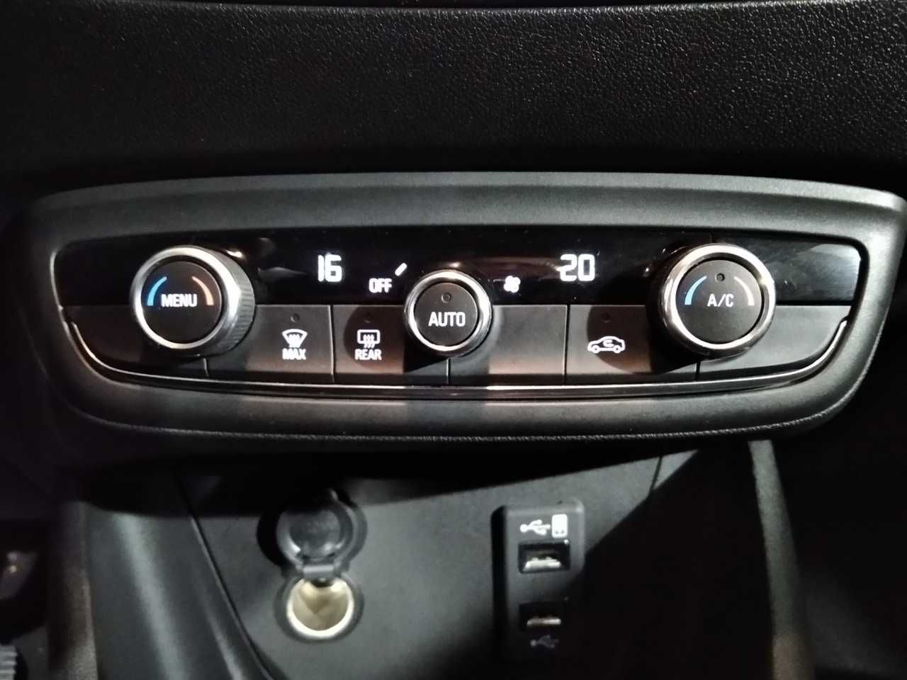 Foto Opel Crossland X 4