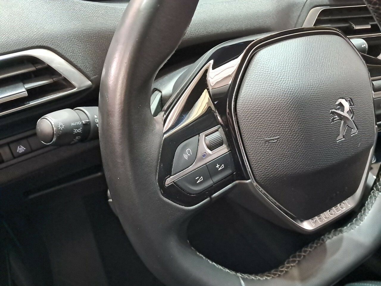 Foto Peugeot 3008 12