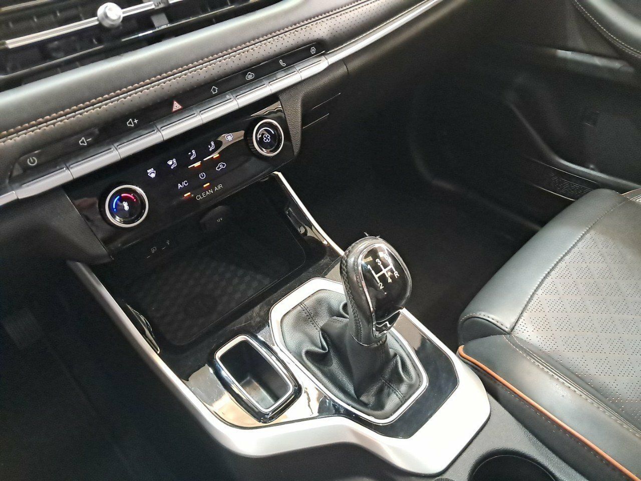 Foto DR Automobiles DR5 18