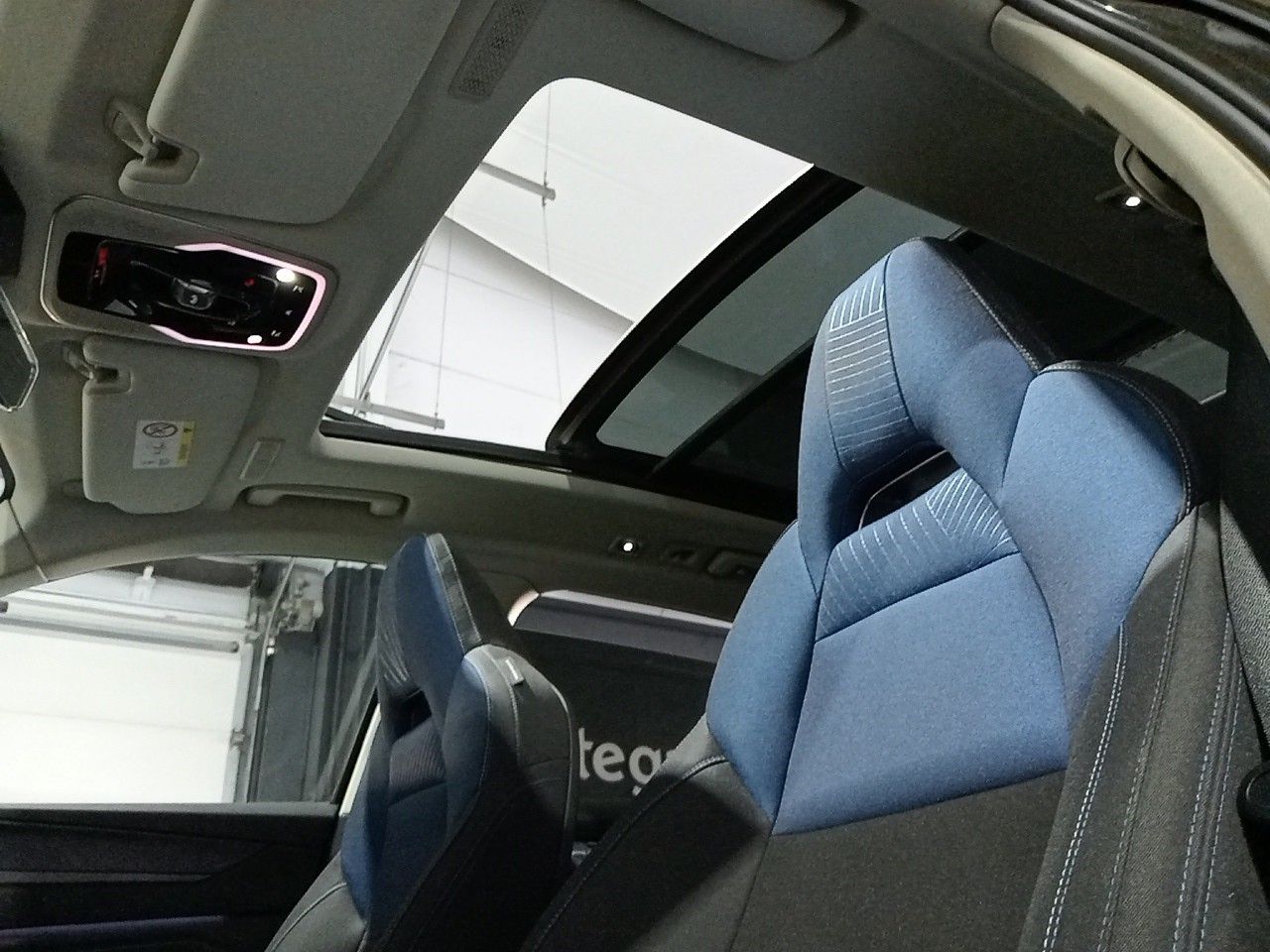 Foto LYNK&CO 01 4