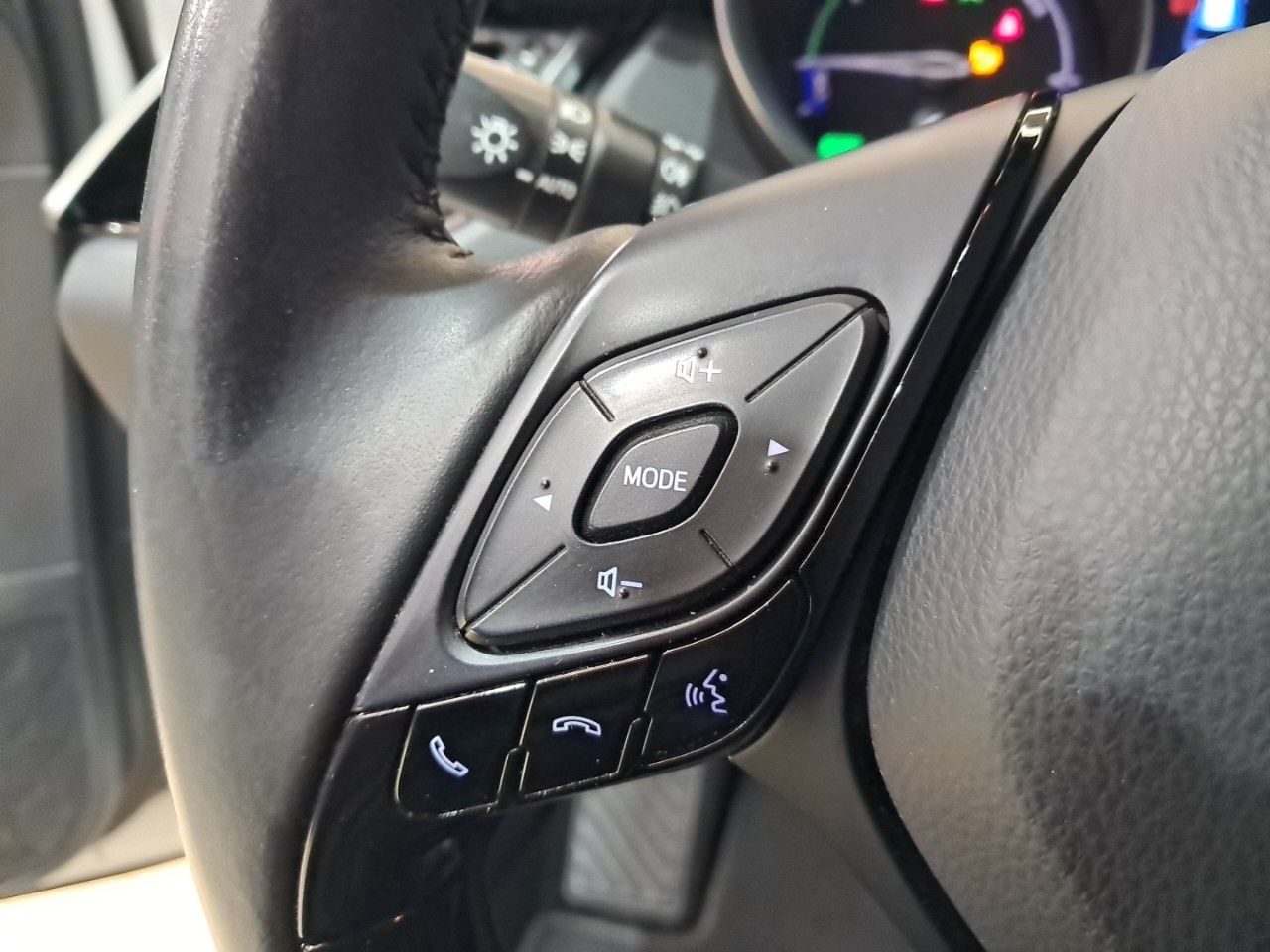 Foto Toyota C-HR 12