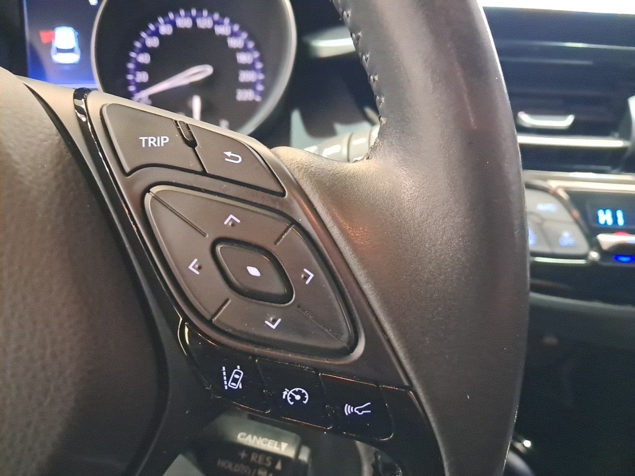 Foto Toyota C-HR 13