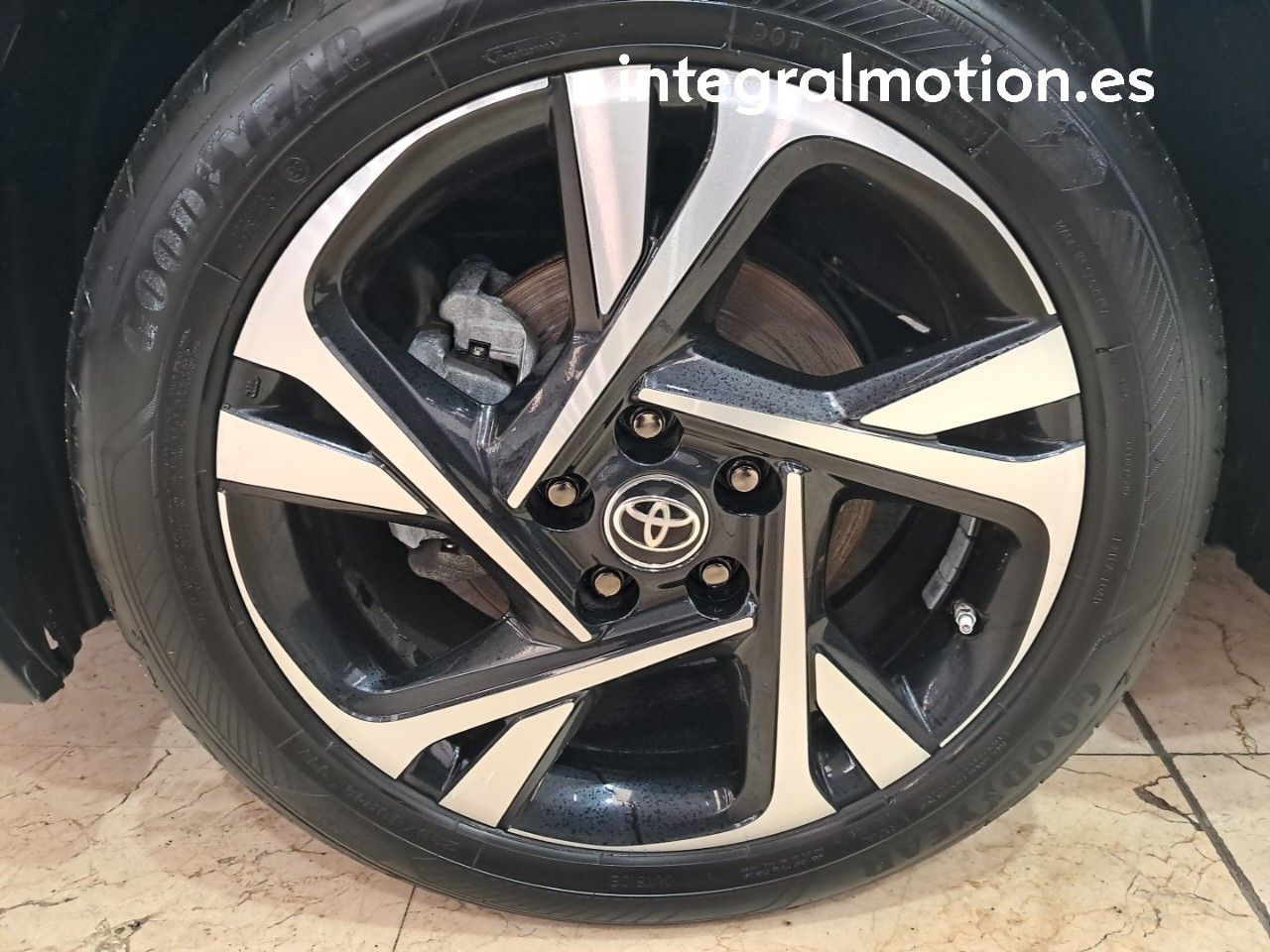 Foto Toyota C-HR 29
