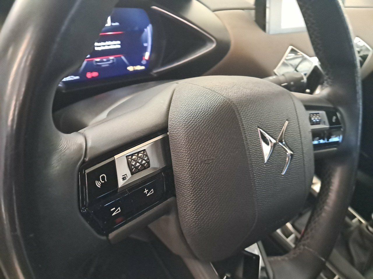 Foto DS Automobiles DS 3 12