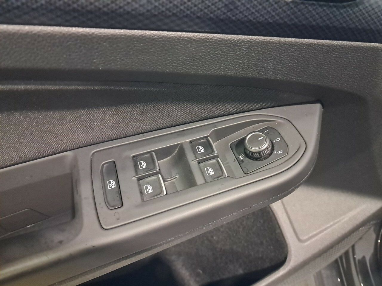 Foto Volkswagen Golf 33