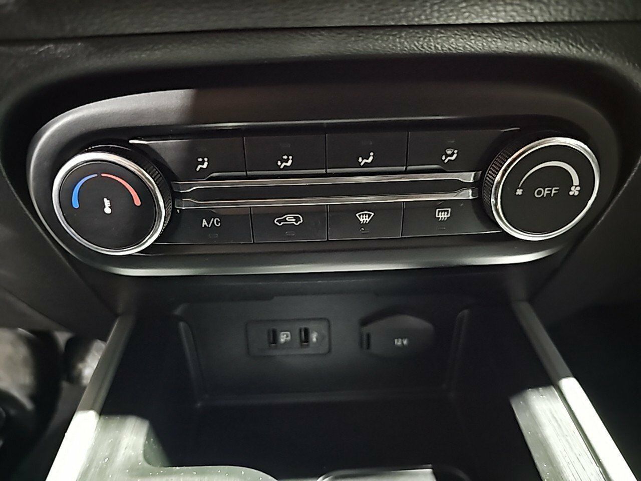 Foto DR Automobiles DR4 8