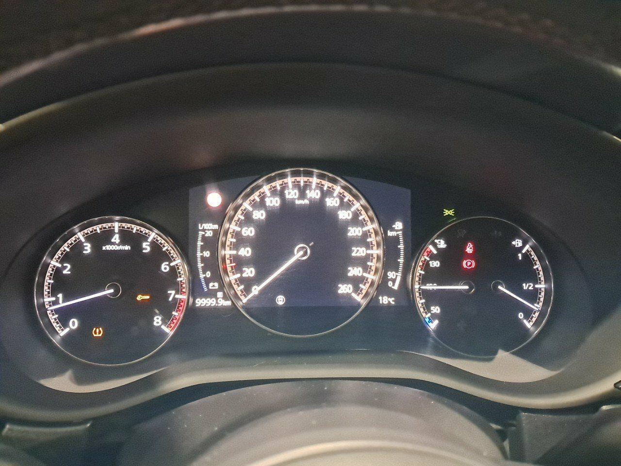 Foto Mazda CX-30 8