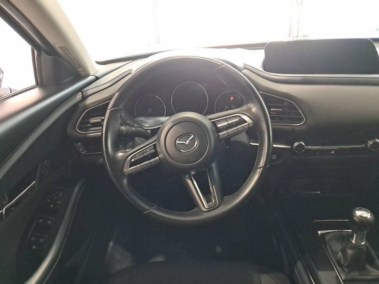 Foto Mazda CX-30 11