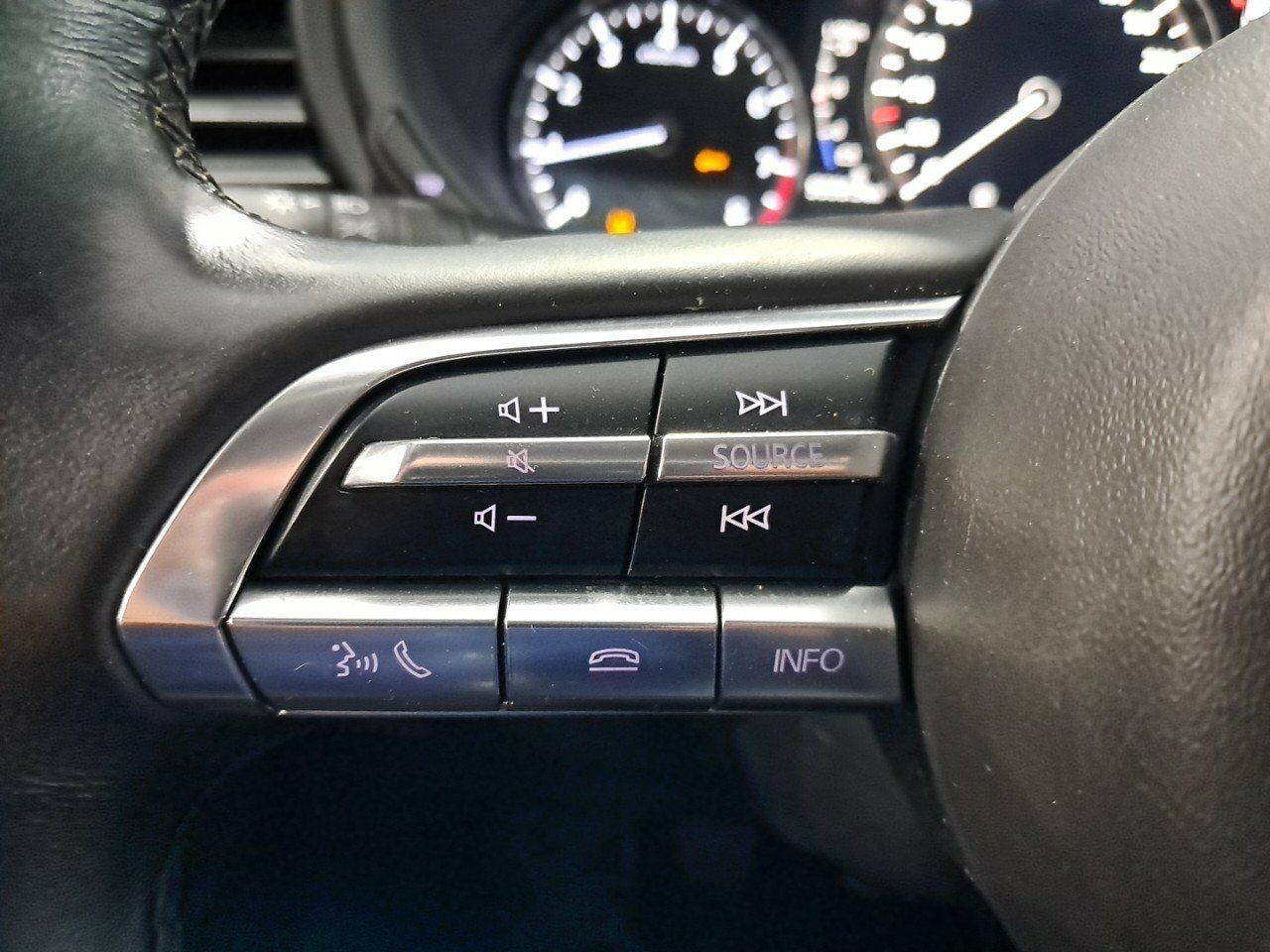 Foto Mazda CX-30 12