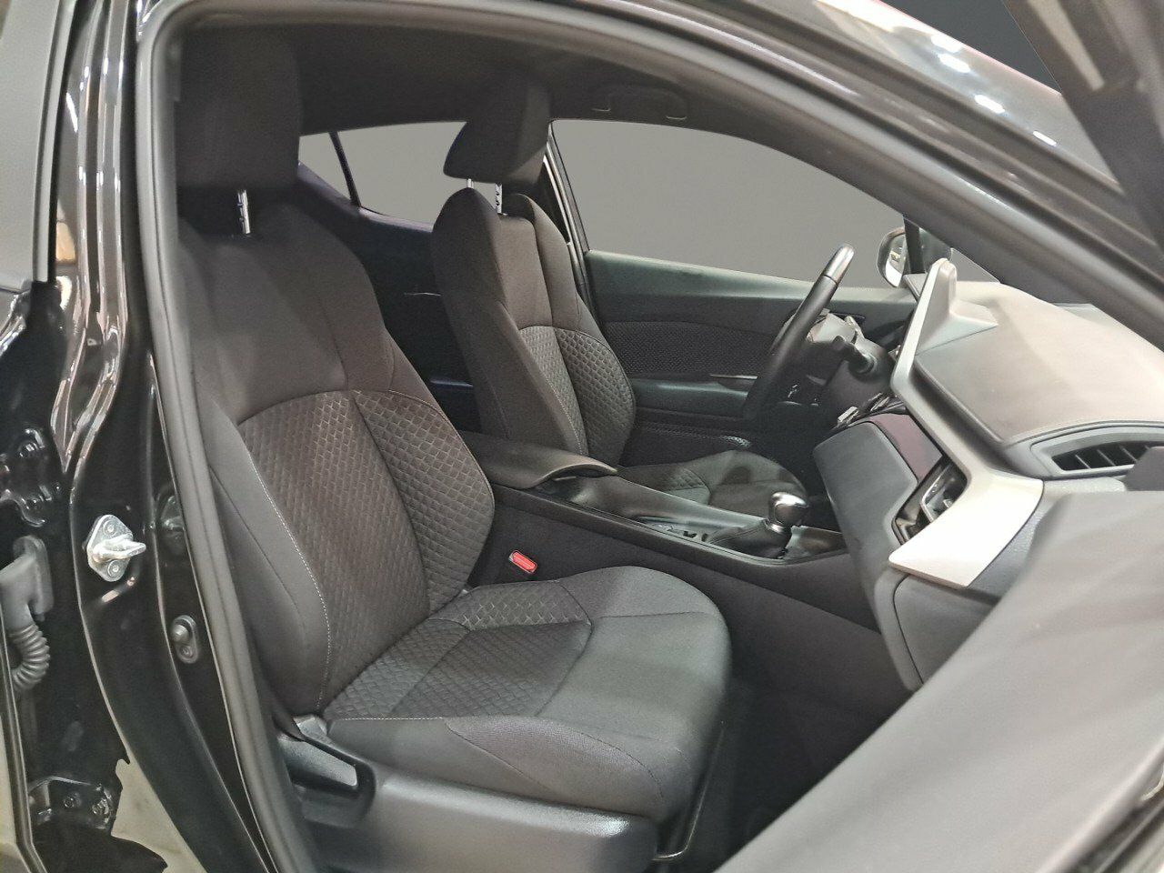 Foto Toyota C-HR 9