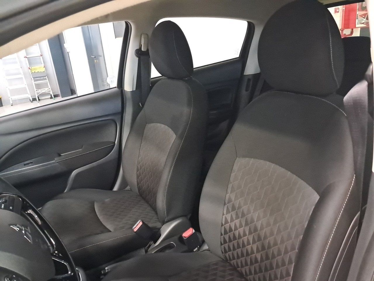 Foto Mitsubishi Space Star 6