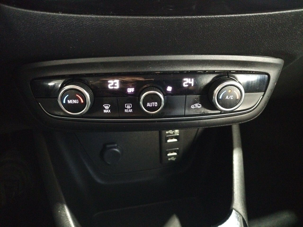 Foto Opel Crossland X 17