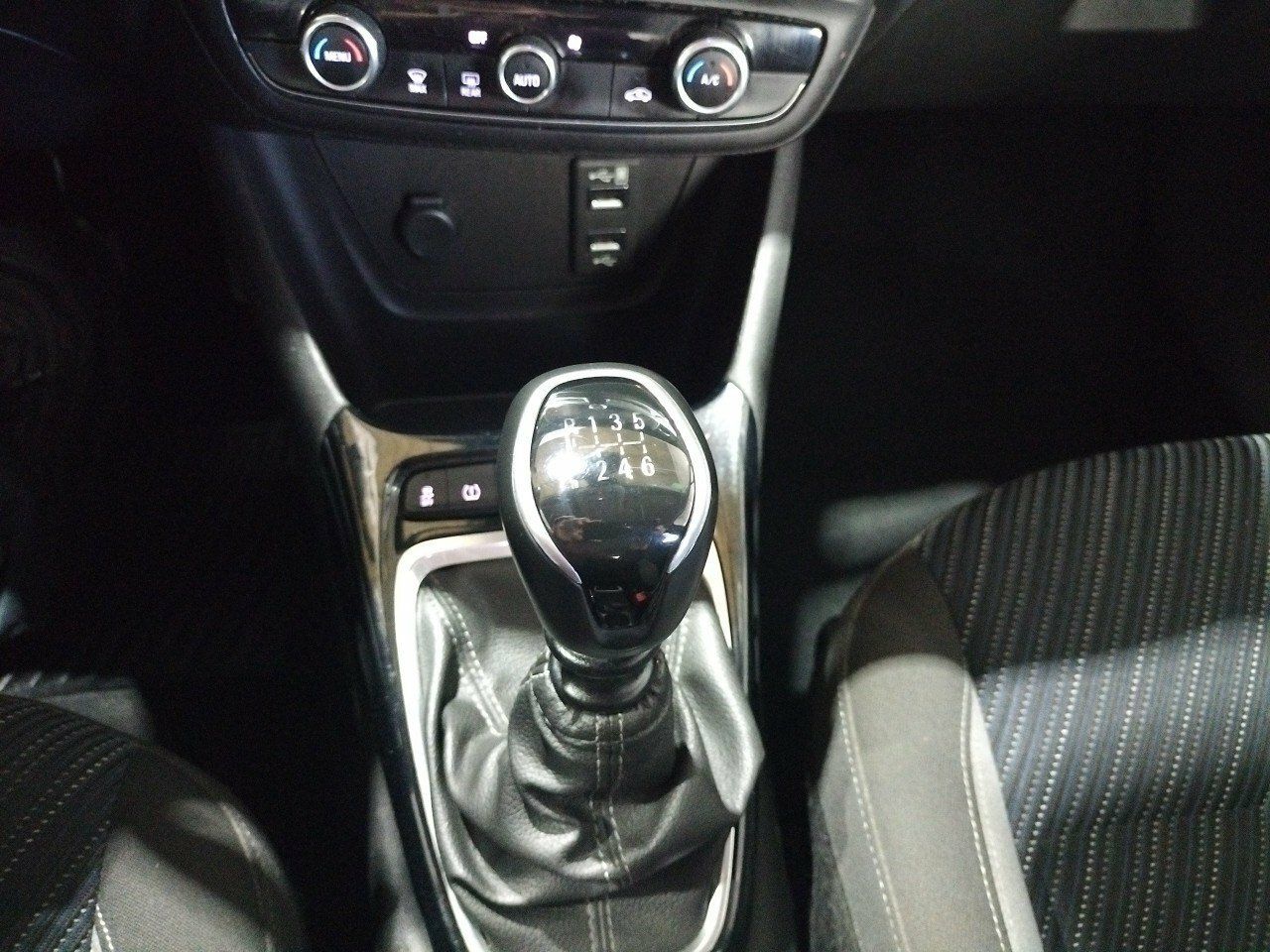 Foto Opel Crossland X 18
