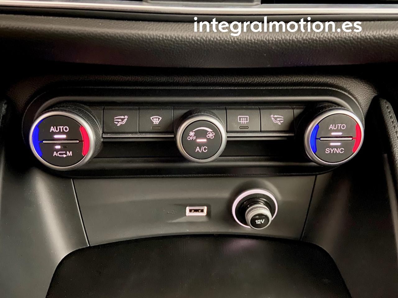Foto Alfa Romeo Stelvio 5