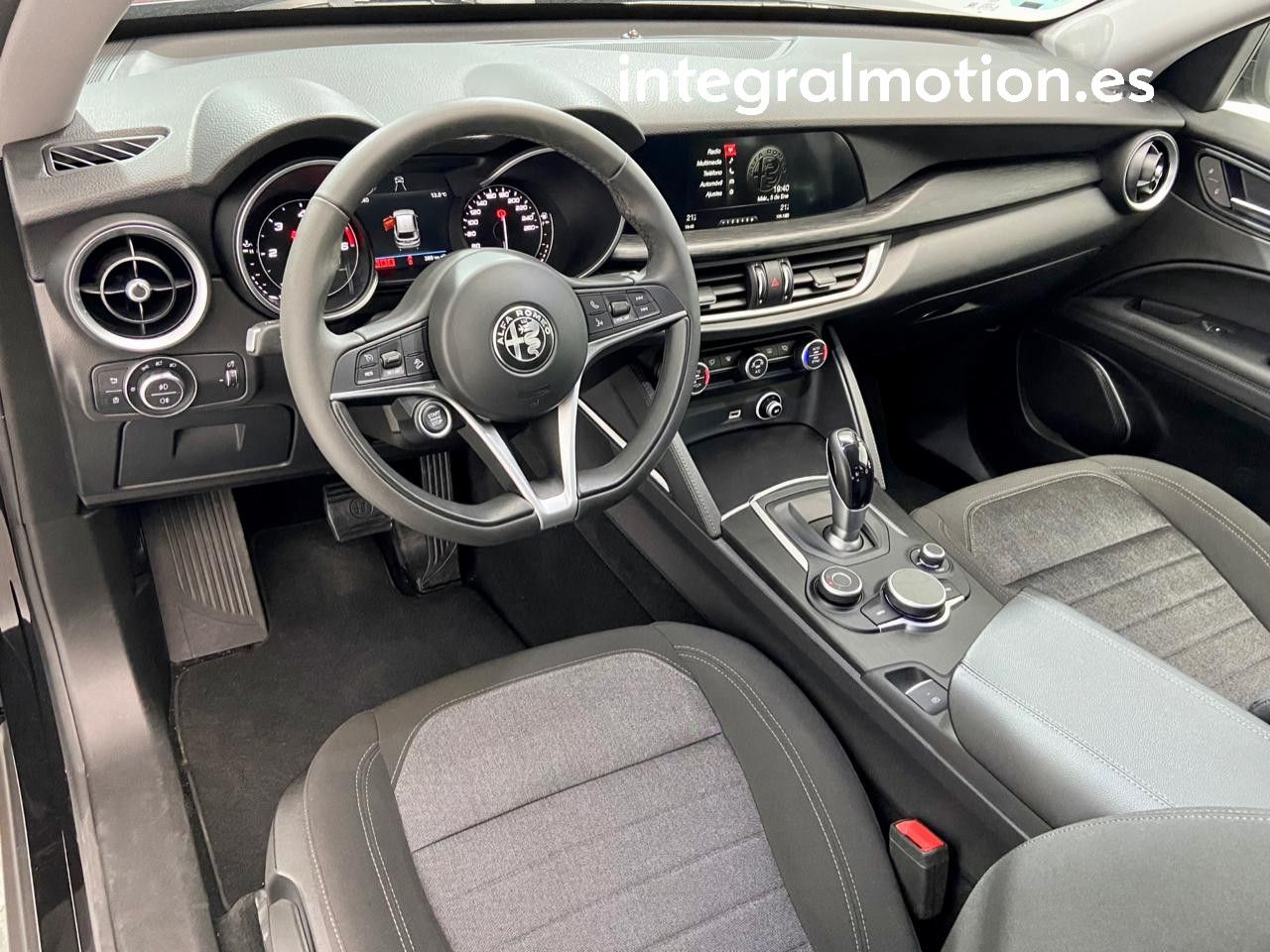Foto Alfa Romeo Stelvio 9
