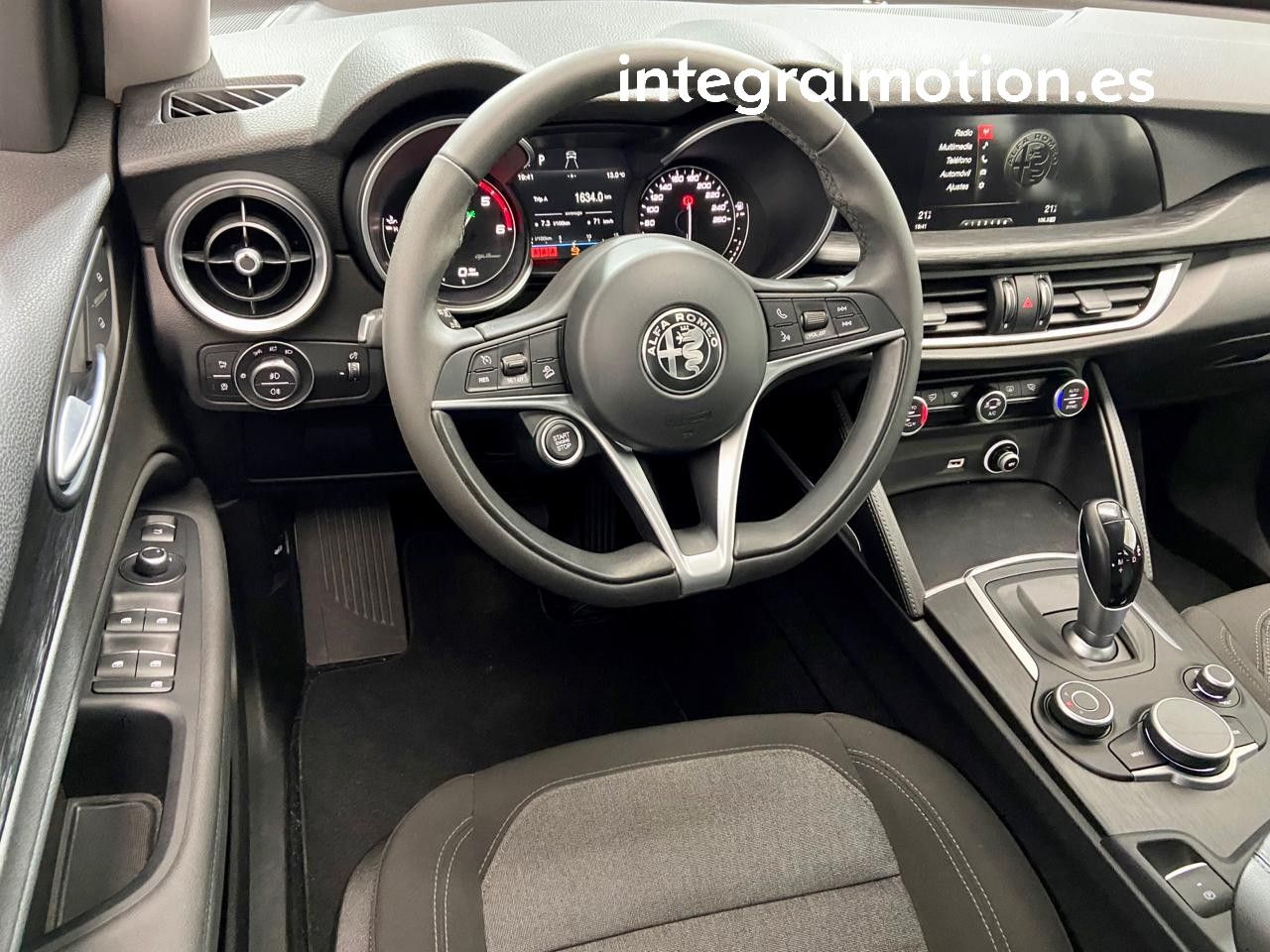 Foto Alfa Romeo Stelvio 10