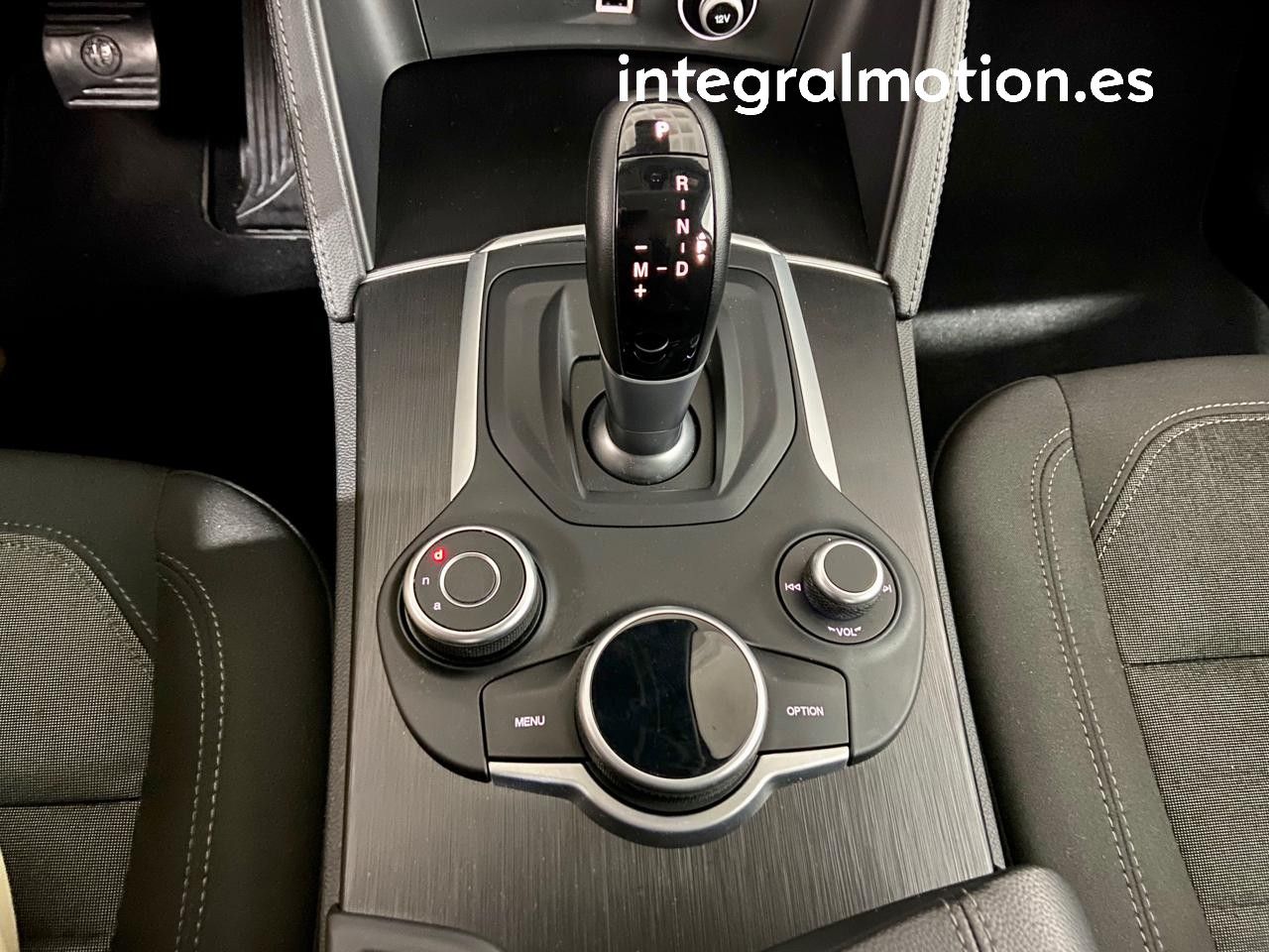 Foto Alfa Romeo Stelvio 11