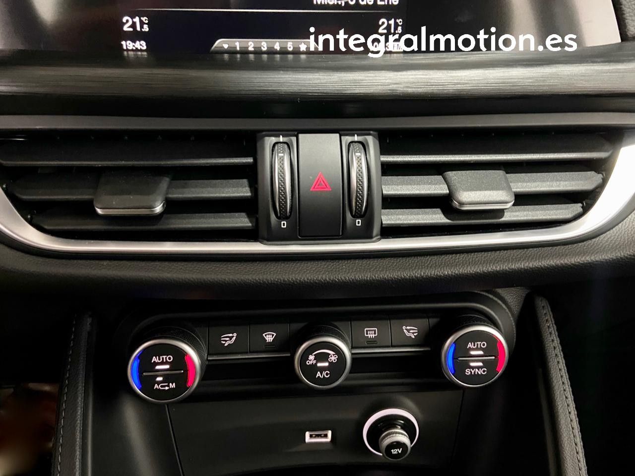 Foto Alfa Romeo Stelvio 14